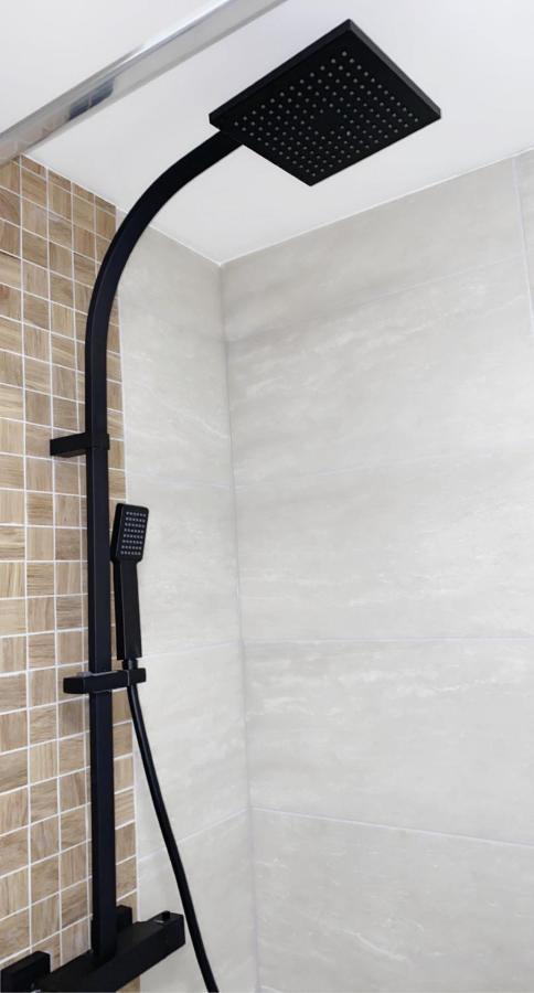 L'AppartE Black Superbe Appartement Pop ! Besançon Exteriér fotografie