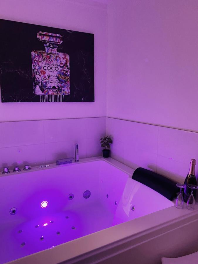 L'AppartE Black Superbe Appartement Pop ! Besançon Exteriér fotografie