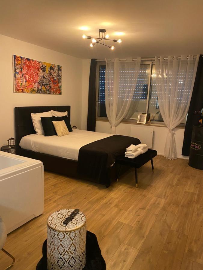 L'AppartE Black Superbe Appartement Pop ! Besançon Exteriér fotografie